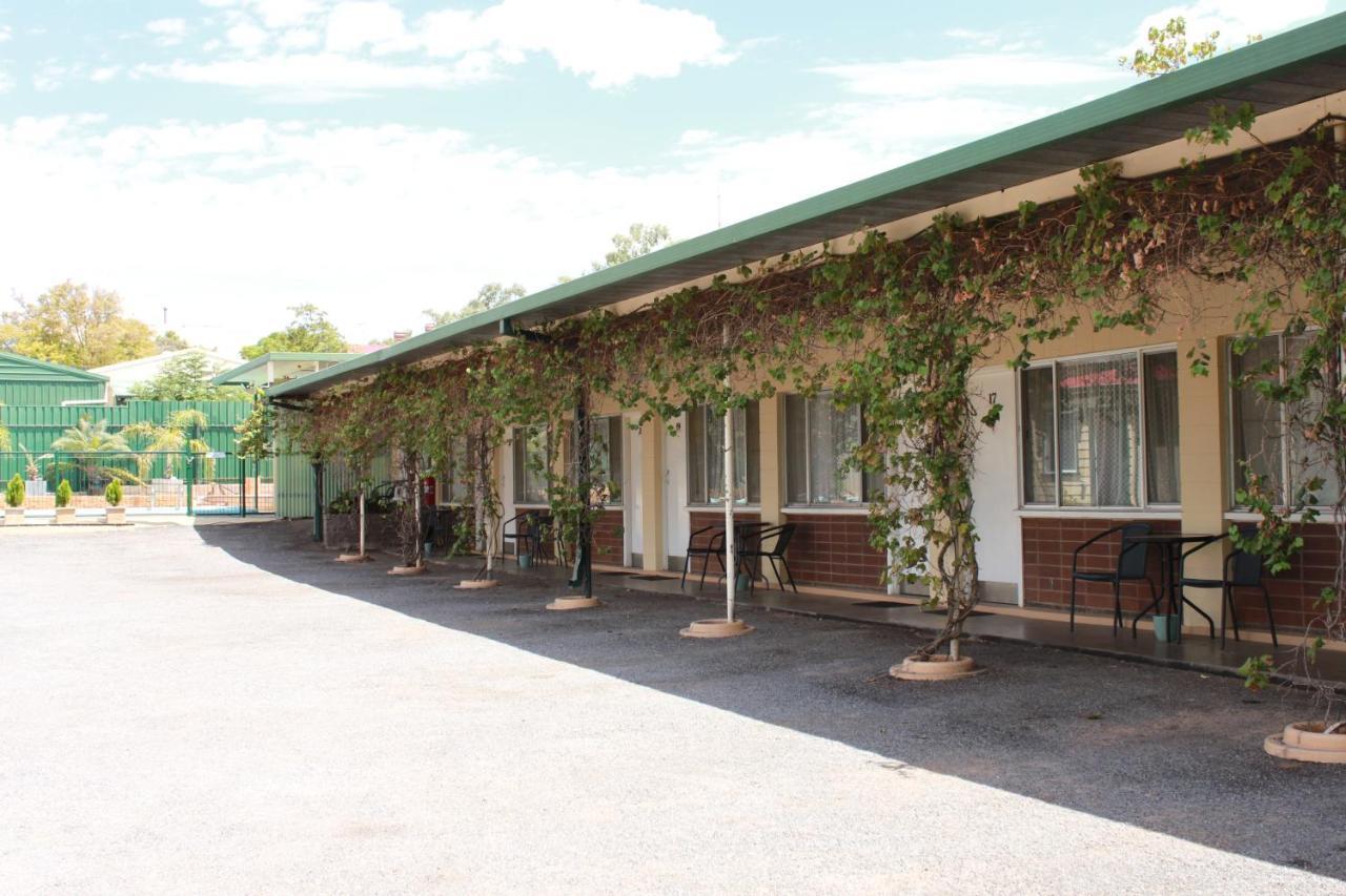 The Lodge Outback Motel Broken Hill Exterior foto